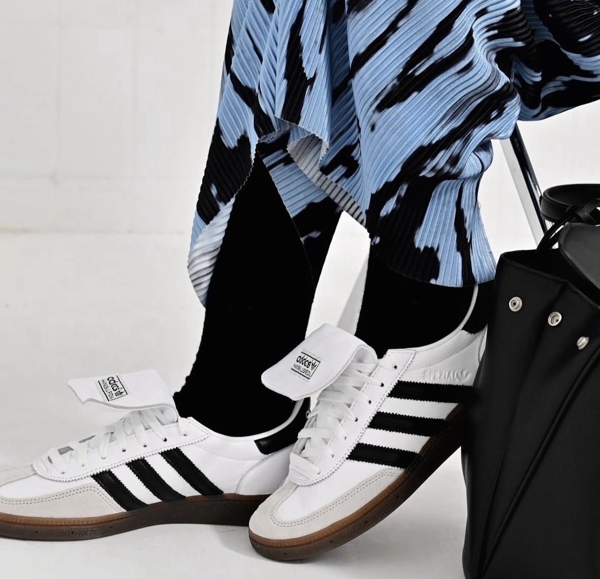 ADIDAS 51.78$   CODE  351-7632-R gallery