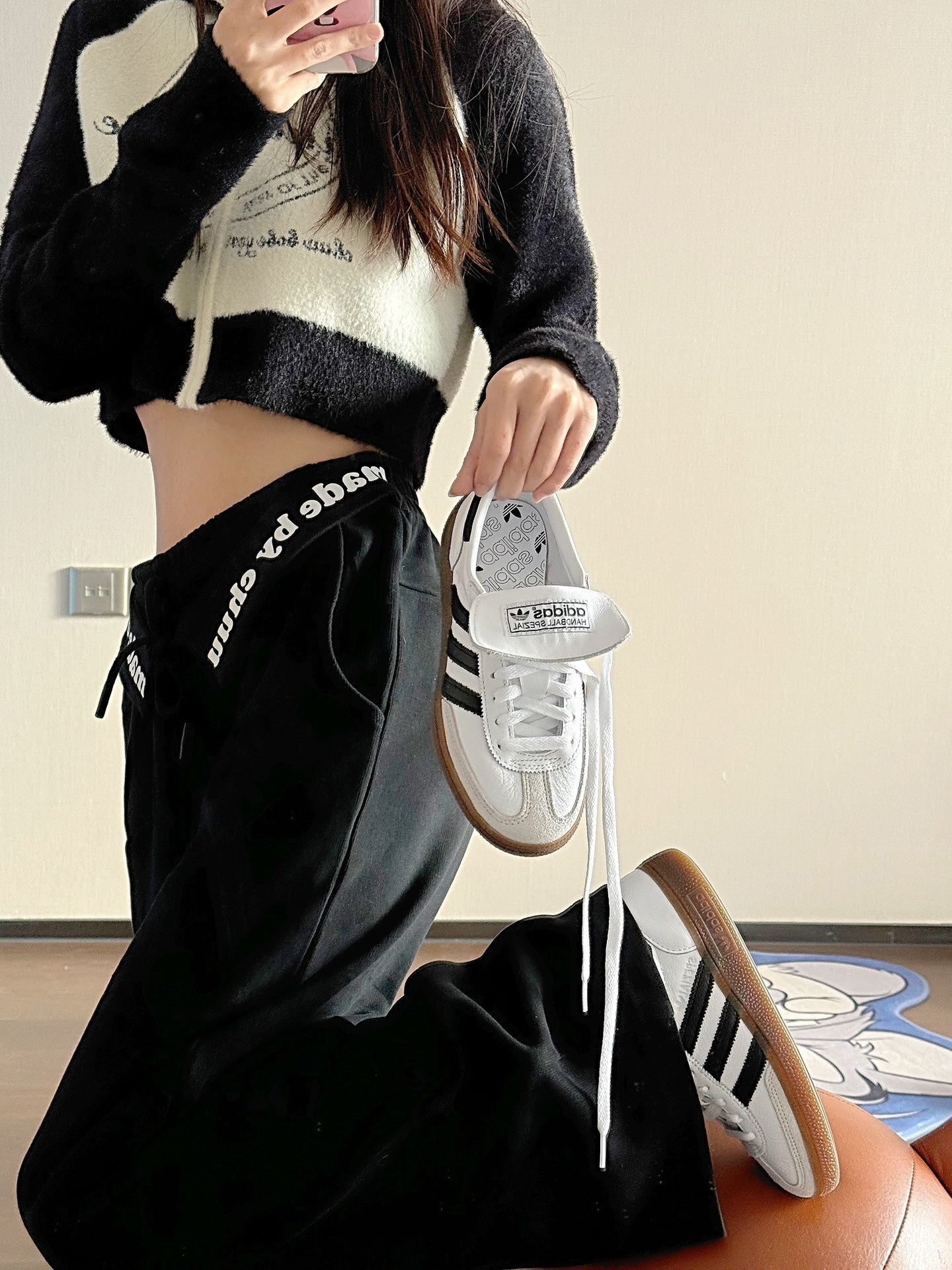 ADIDAS 51.78$   CODE  351-7632-R gallery