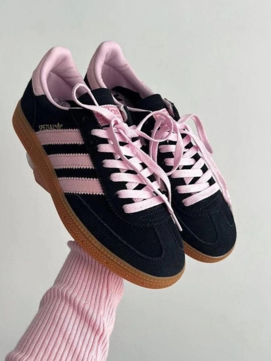 ADIDAS 51.78$   CODE  351-7632-R gallery