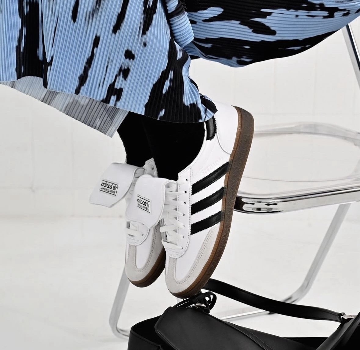 ADIDAS 51.78$   CODE  351-7632-R gallery