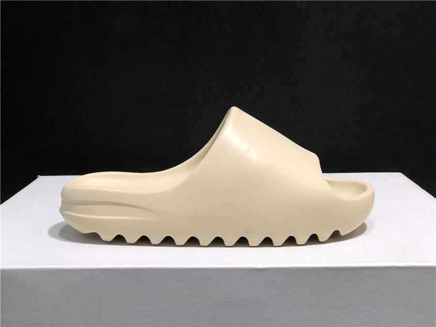 Adidas originals Yeezy Slide Bone 33.33$   CODE 351-2746 -R gallery