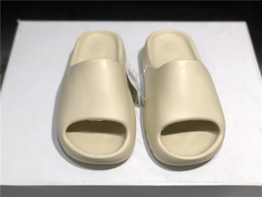 Adidas originals Yeezy Slide Bone 33.33$   CODE 351-2746 -R gallery
