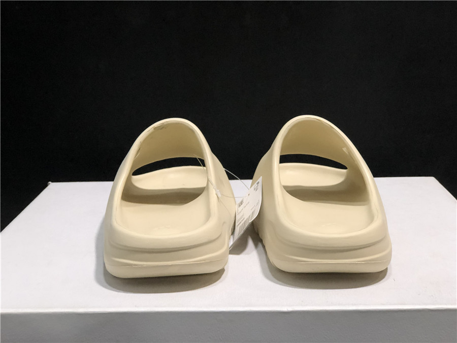 Adidas originals Yeezy Slide Bone 33.33$   CODE 351-2746 -R gallery