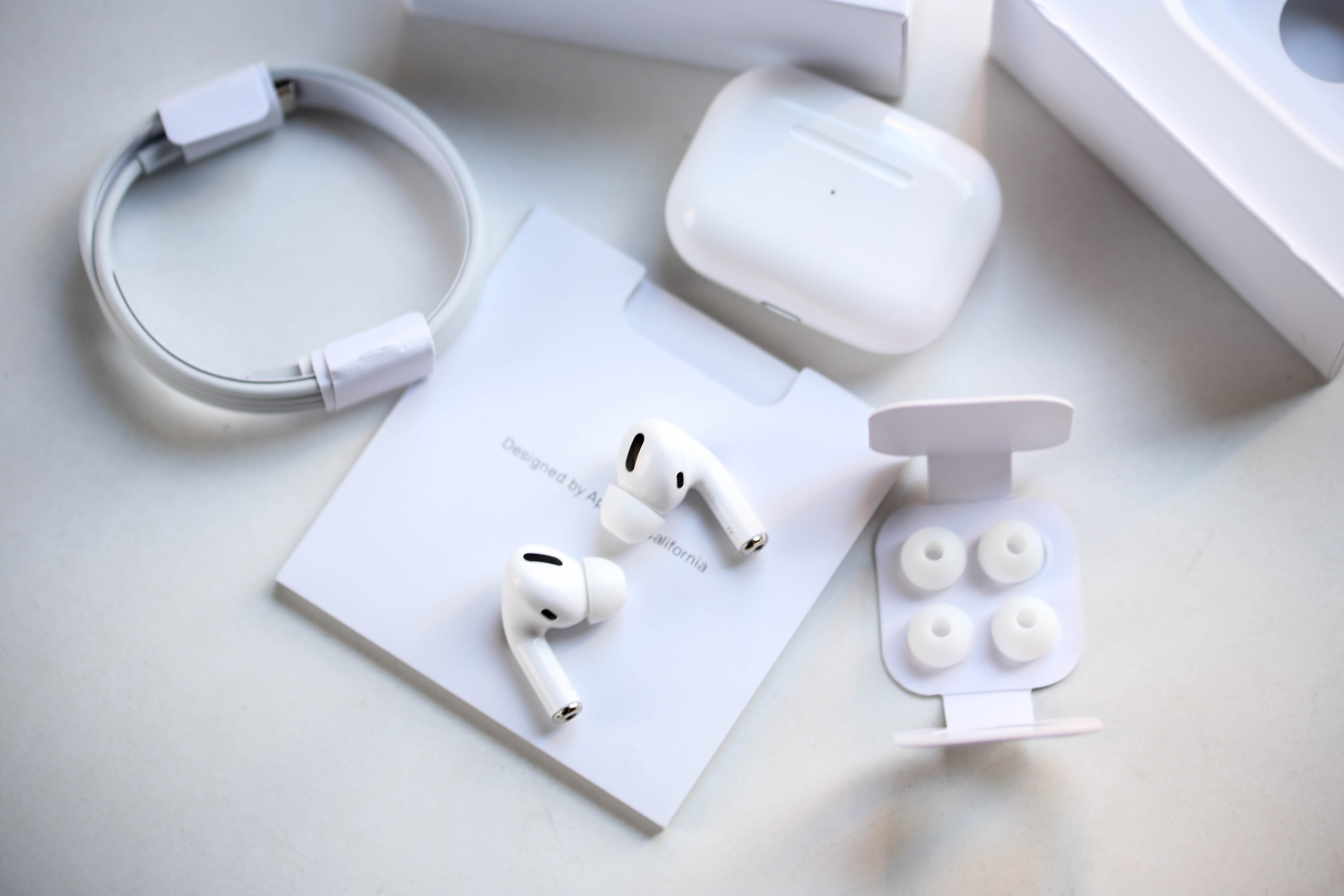 AirPods / ProAirPods 35.25$ code  200-7510-RD gallery