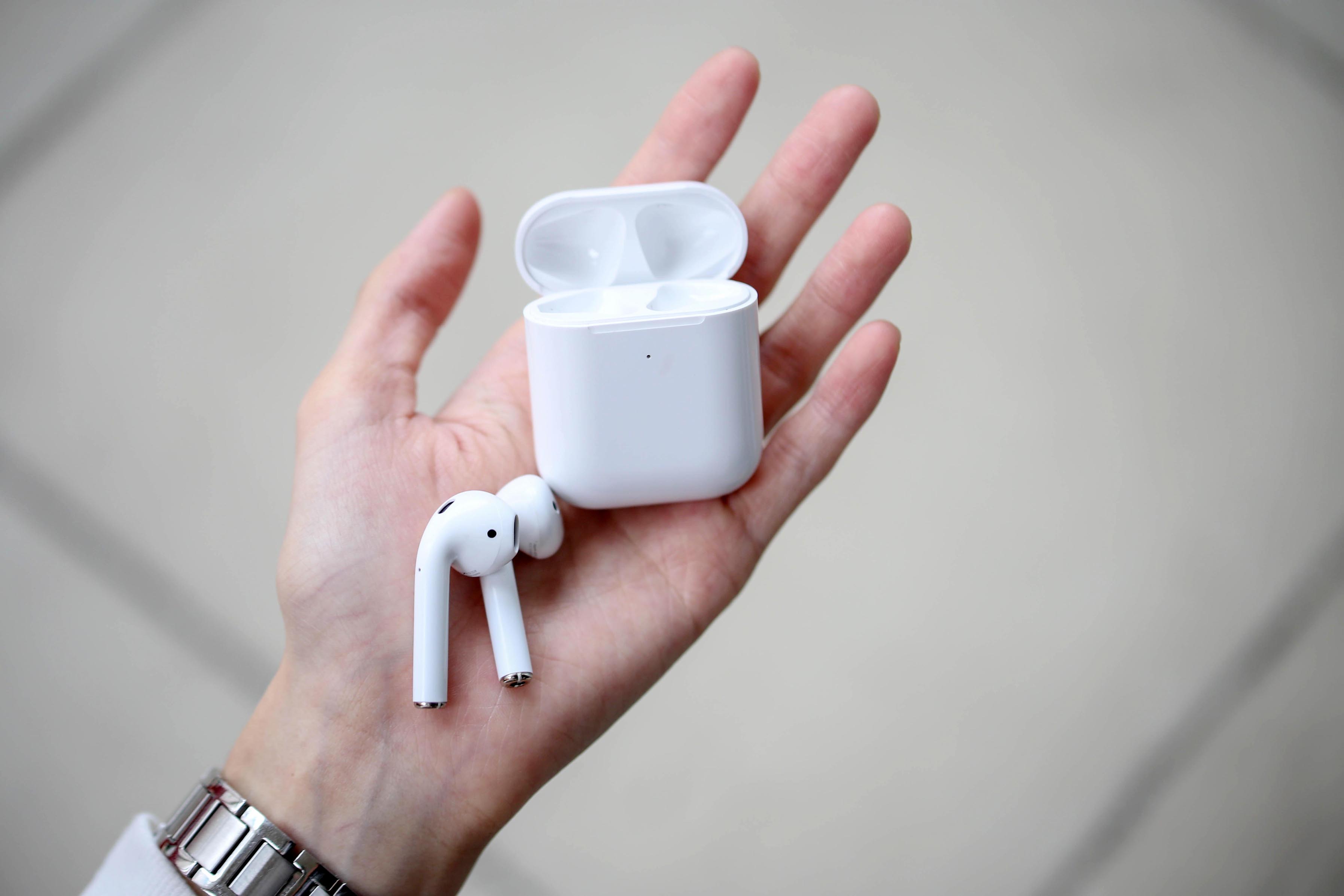 AirPods / ProAirPods 35.25$ code  200-7510-RD gallery