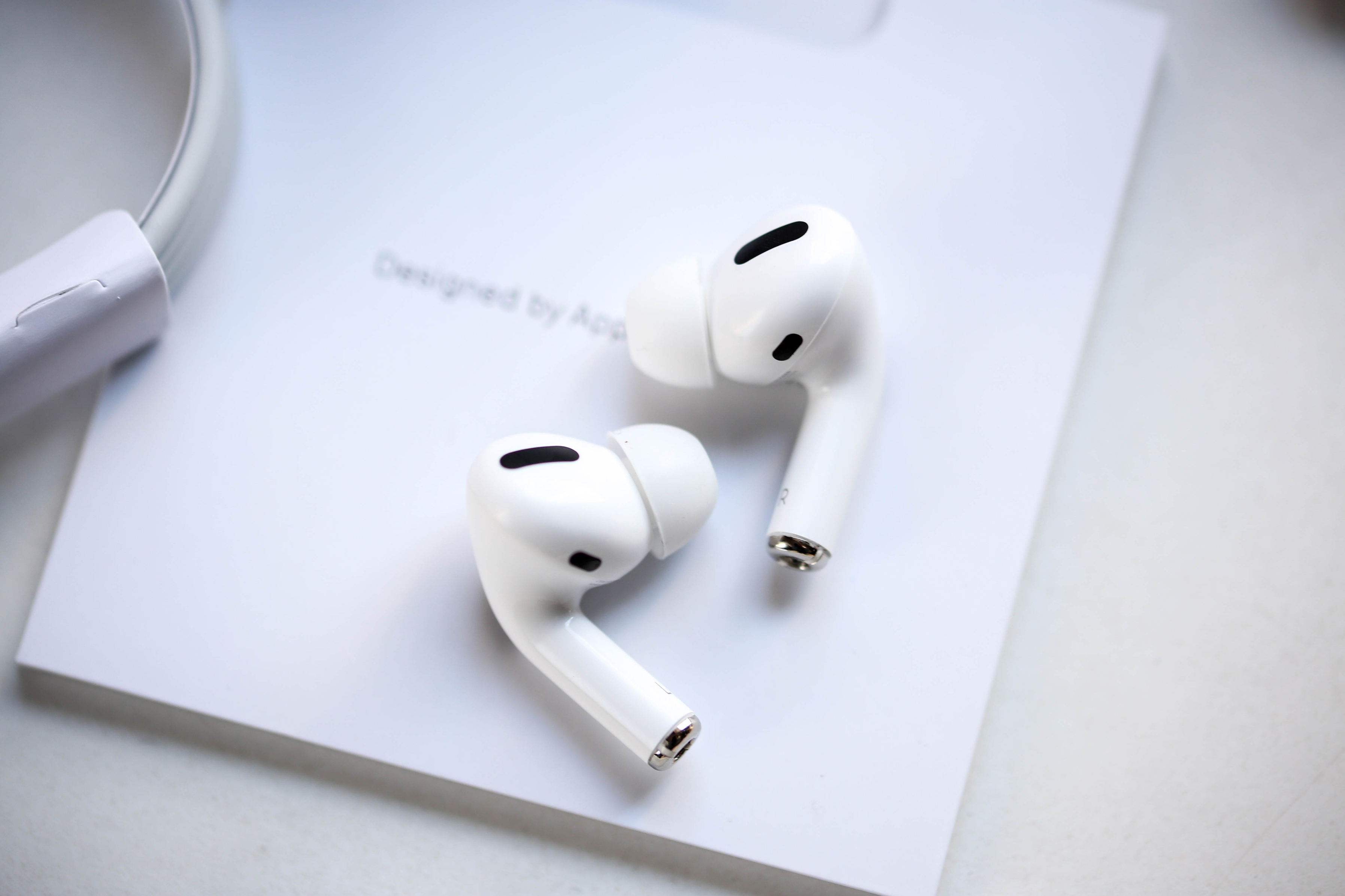 AirPods / ProAirPods 35.25$ code  200-7510-RD gallery