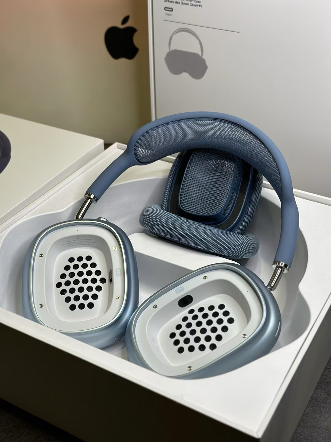 AirPods Max2 ANC Metal  136.66$  code 429-7575-RD gallery
