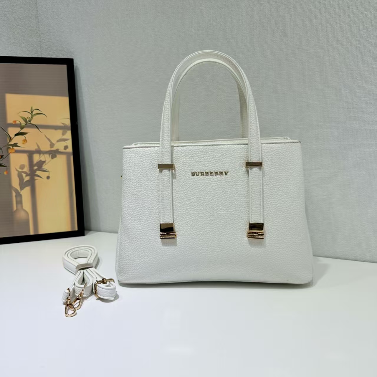 BURBERRY 41.47$   CODE 404-7578-R gallery