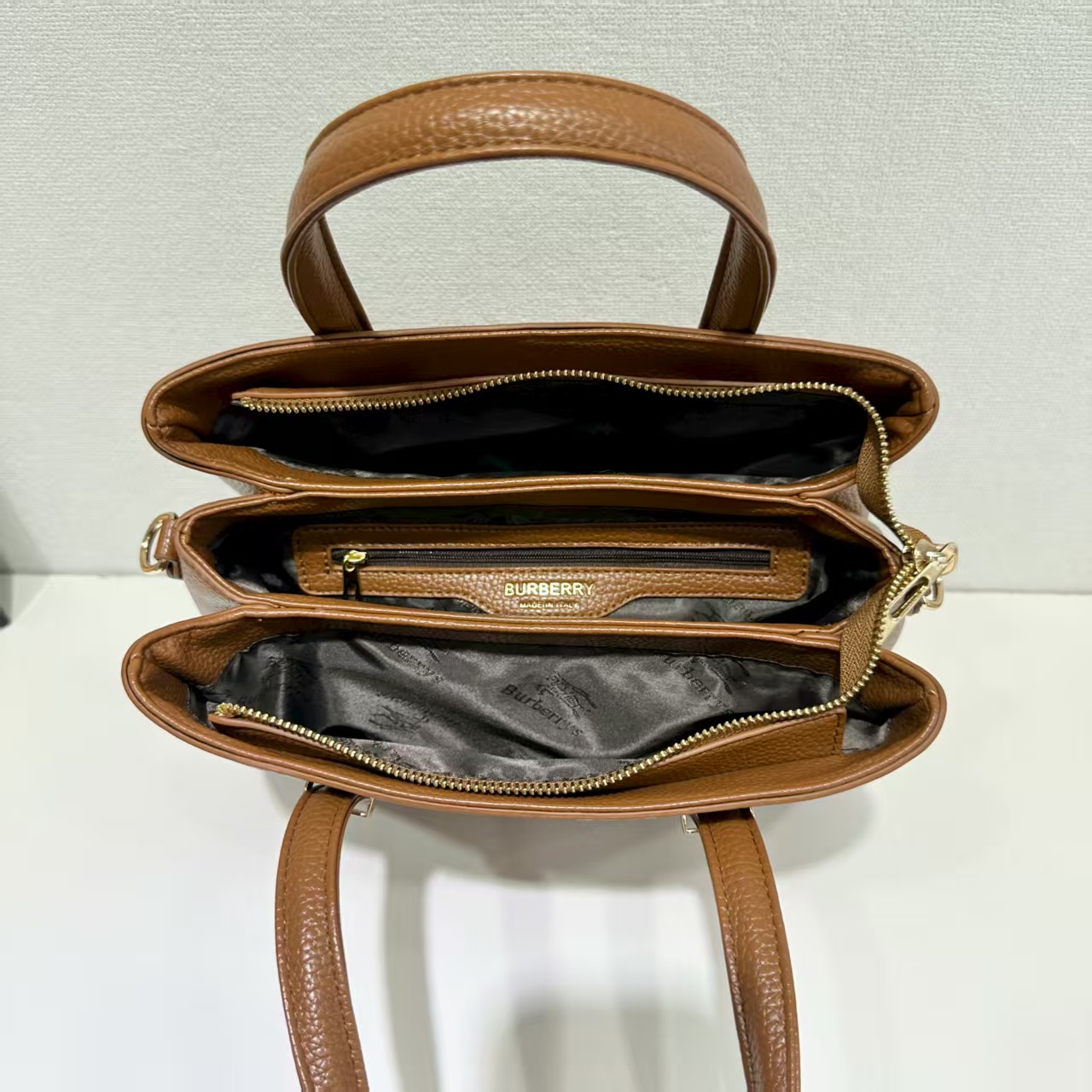 BURBERRY 41.47$   CODE 404-7578-R gallery