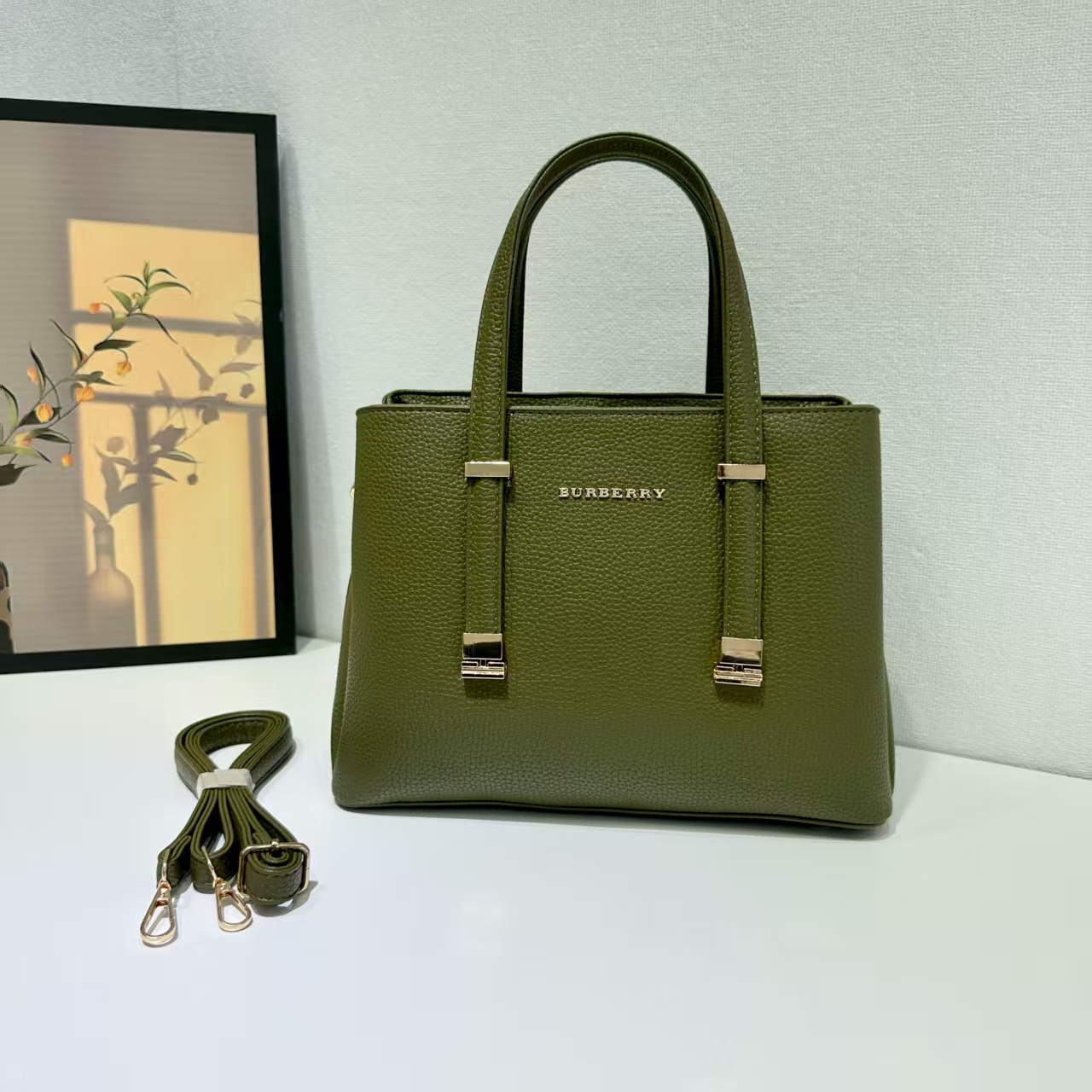 BURBERRY 41.47$   CODE 404-7578-R gallery