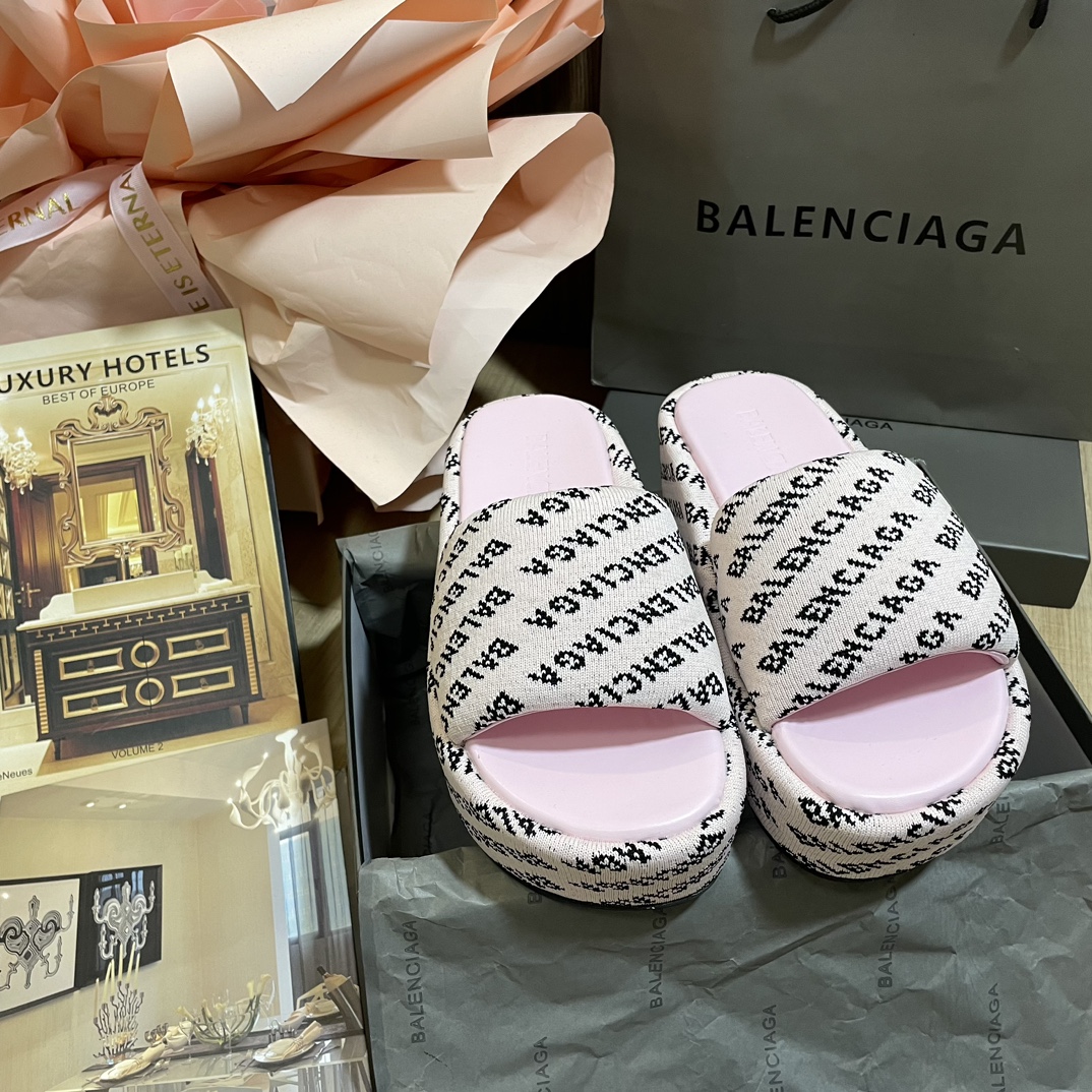 Balenciaga 48.15$  CODE 449-6927-R gallery