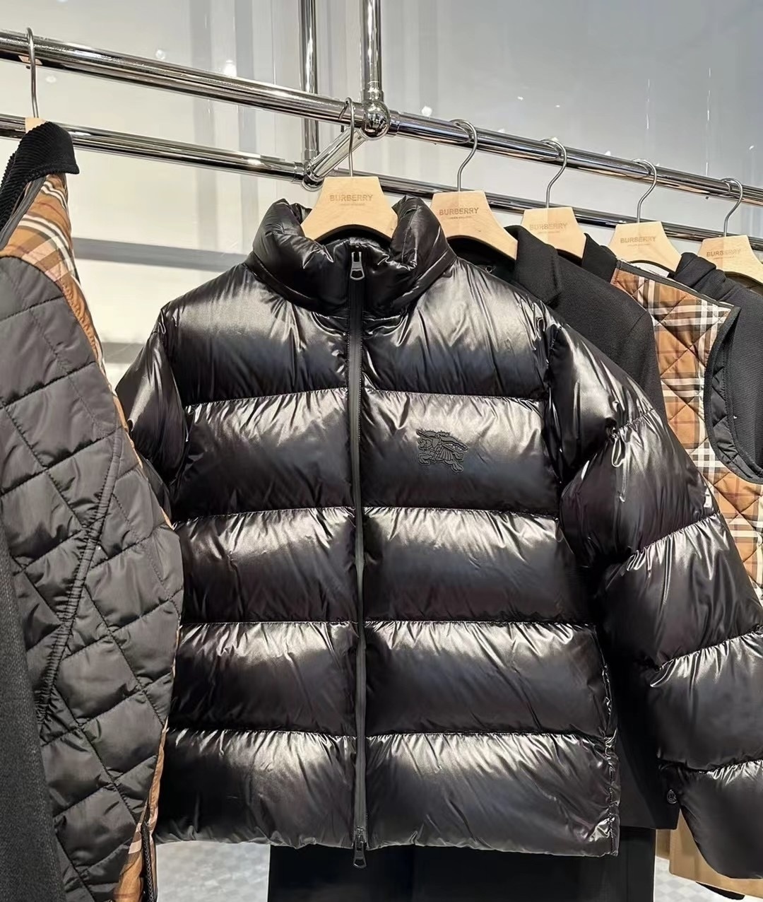 Burberry 110.66$   code 420-7630-R gallery
