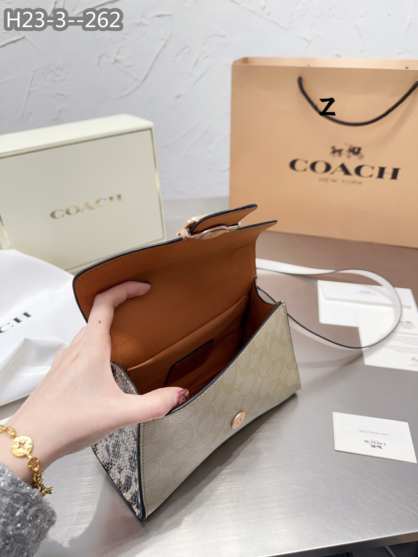 COACH 56.99$  code 306-6627-R gallery