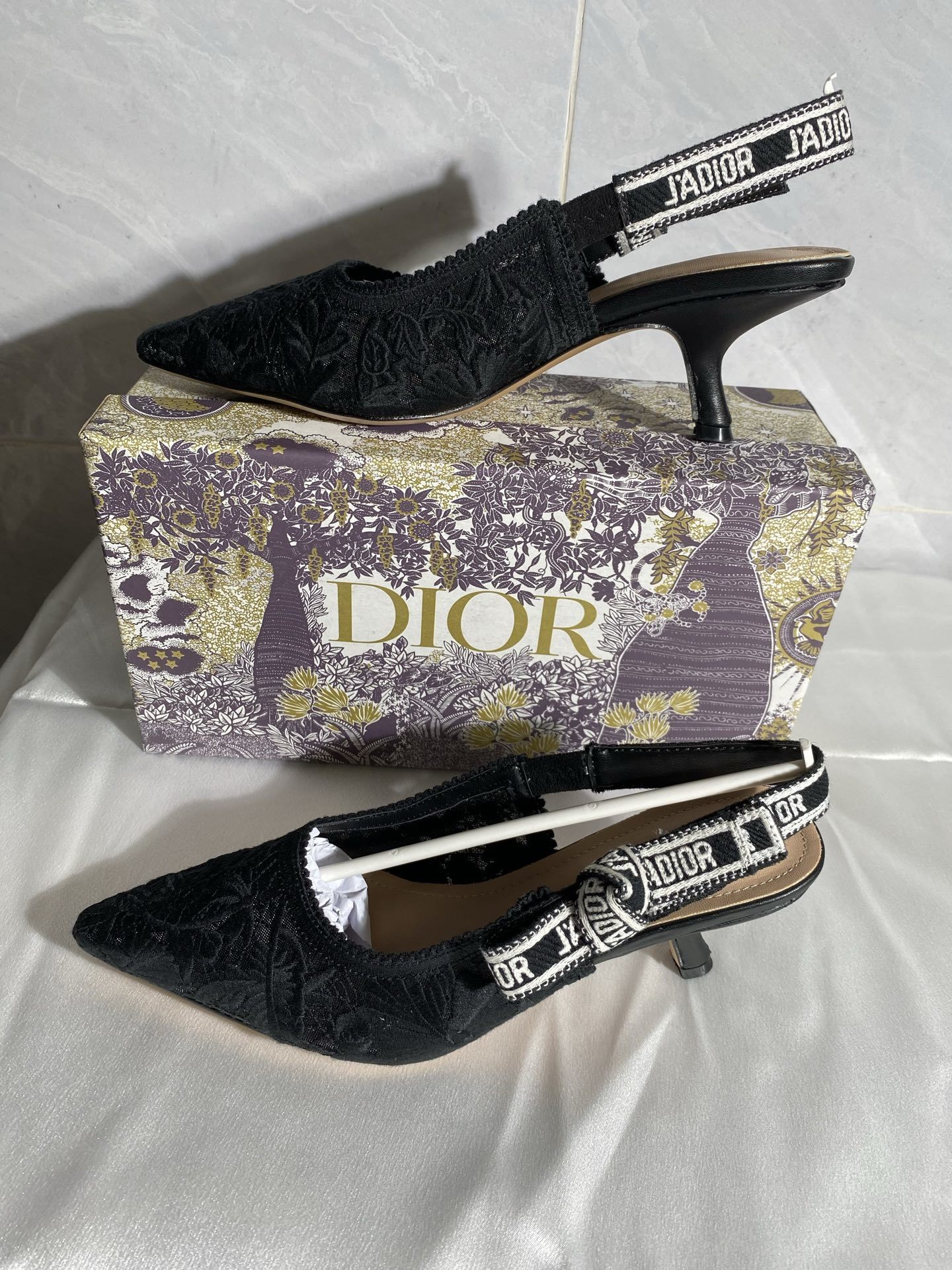 DIOR 48.61$     code 449-7656-R gallery