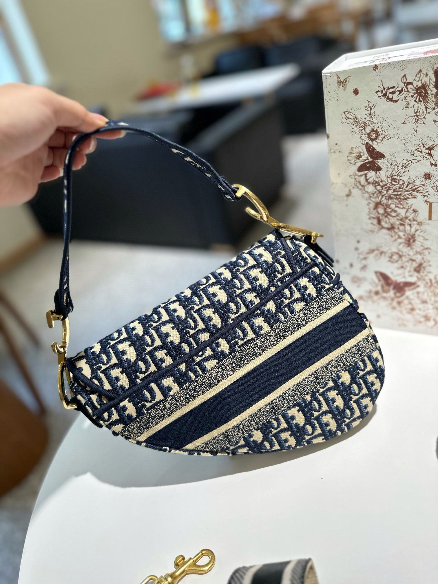 Dior 56.54$    code 306-7376-R gallery