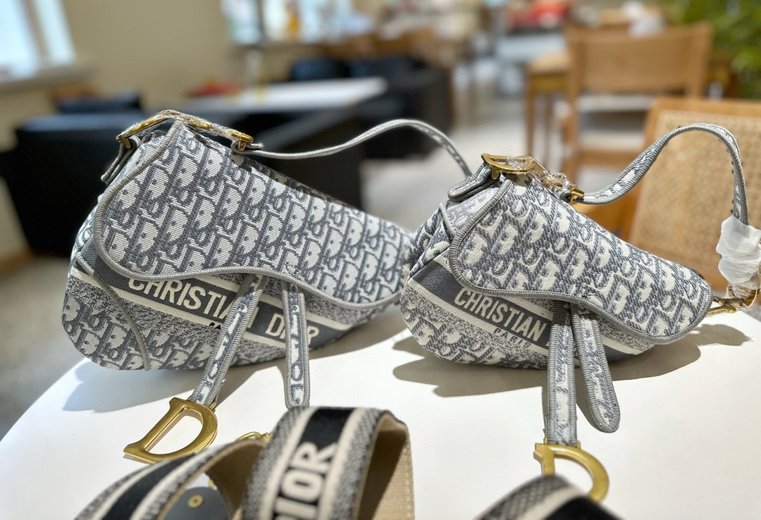 Dior 56.54$    code 306-7376-R gallery