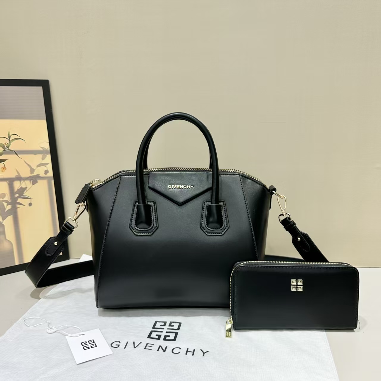 GIVENCHY 44.64$    CODE 404-7577-R gallery