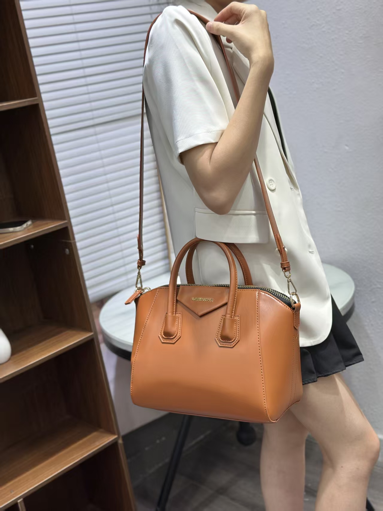 GIVENCHY 44.64$    CODE 404-7577-R gallery