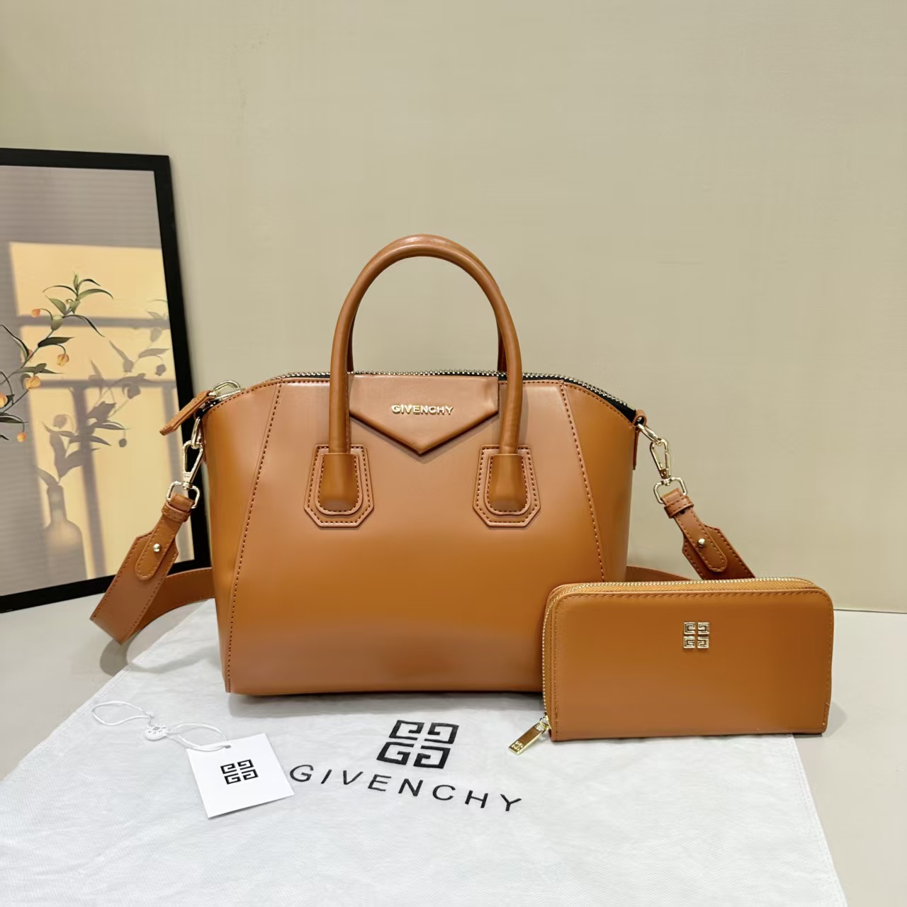 GIVENCHY 44.64$    CODE 404-7577-R gallery