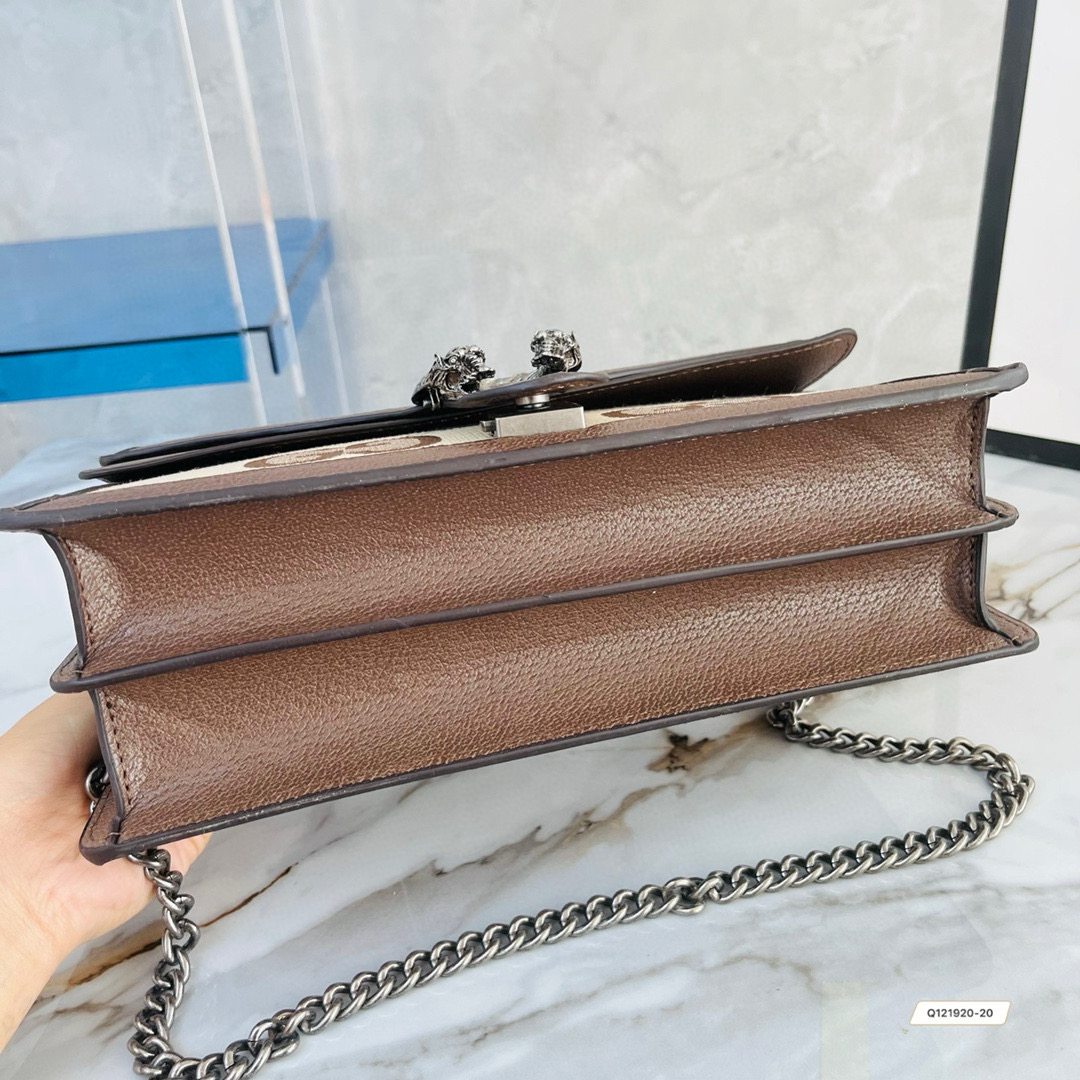 Gucci 56.54$    code 306-7378-R gallery