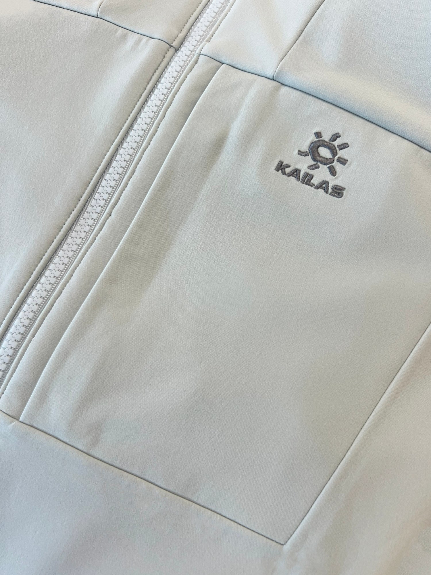 KAILAS  88.99$   code 420-7618-R gallery