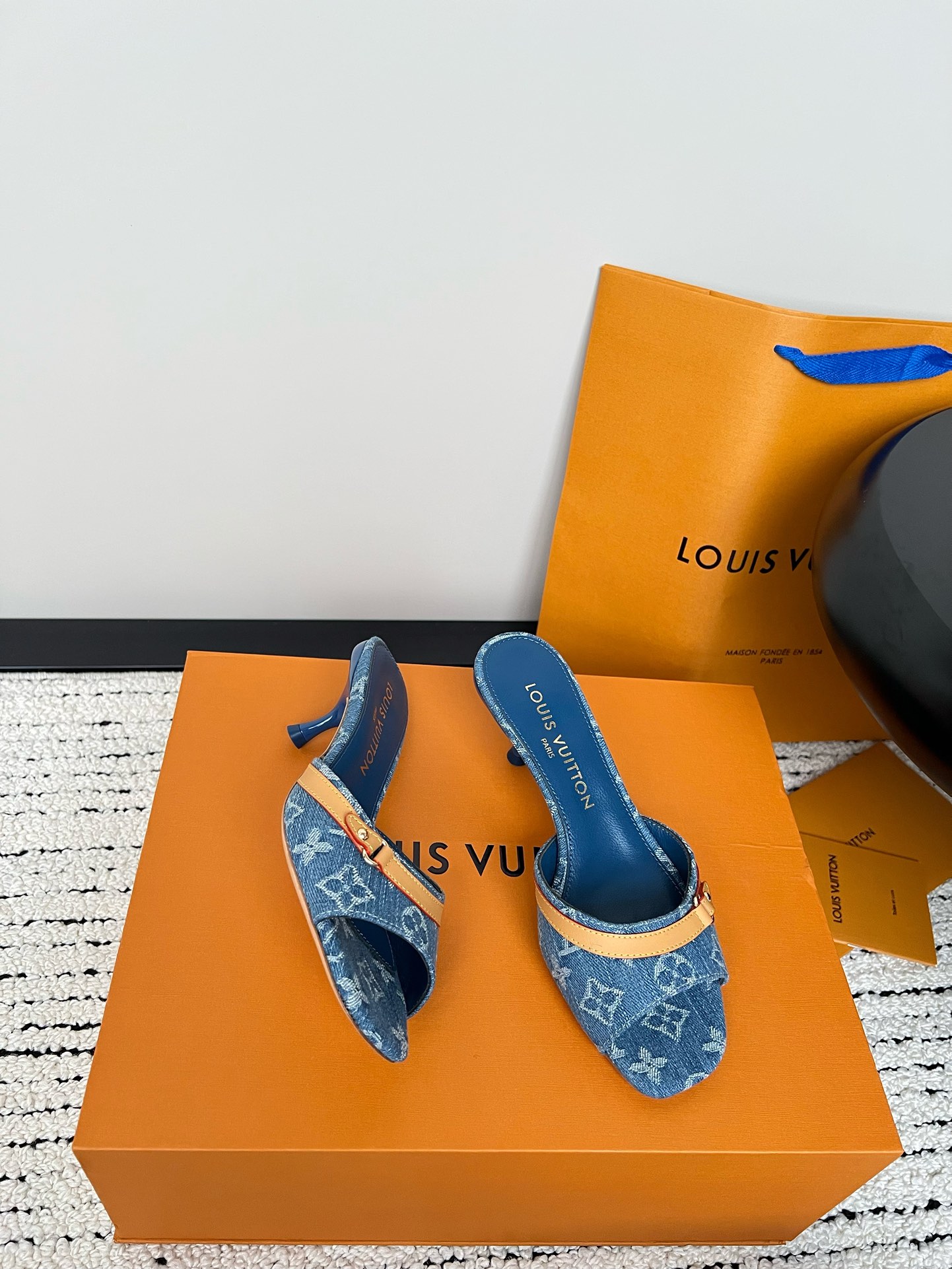 LV  45.99$  code 449-7532-R gallery