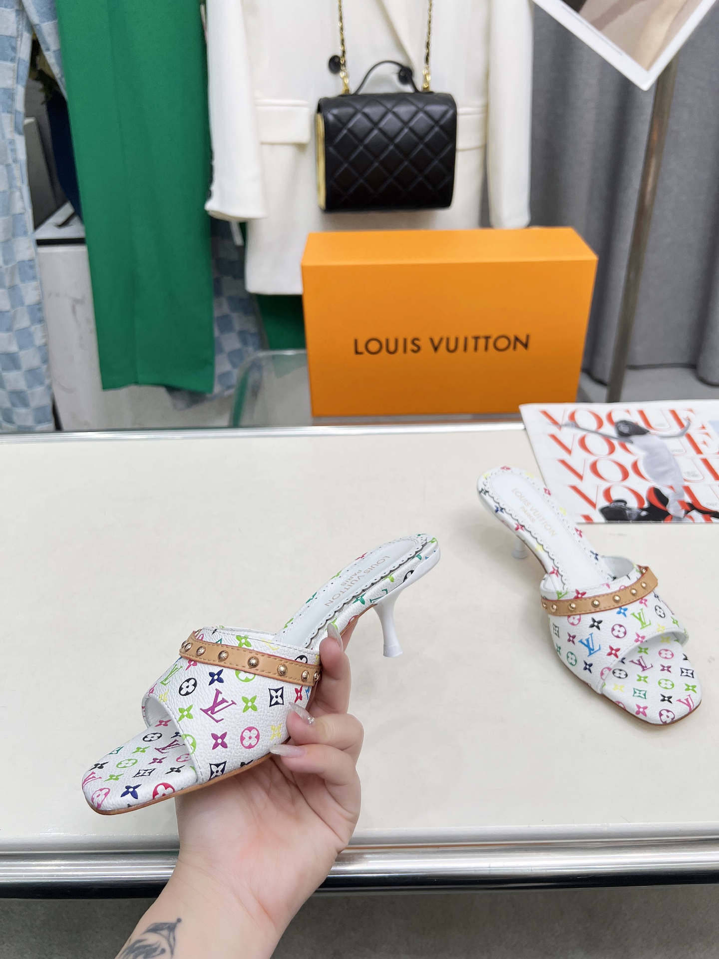 LV  45.99$  code 449-7532-R gallery