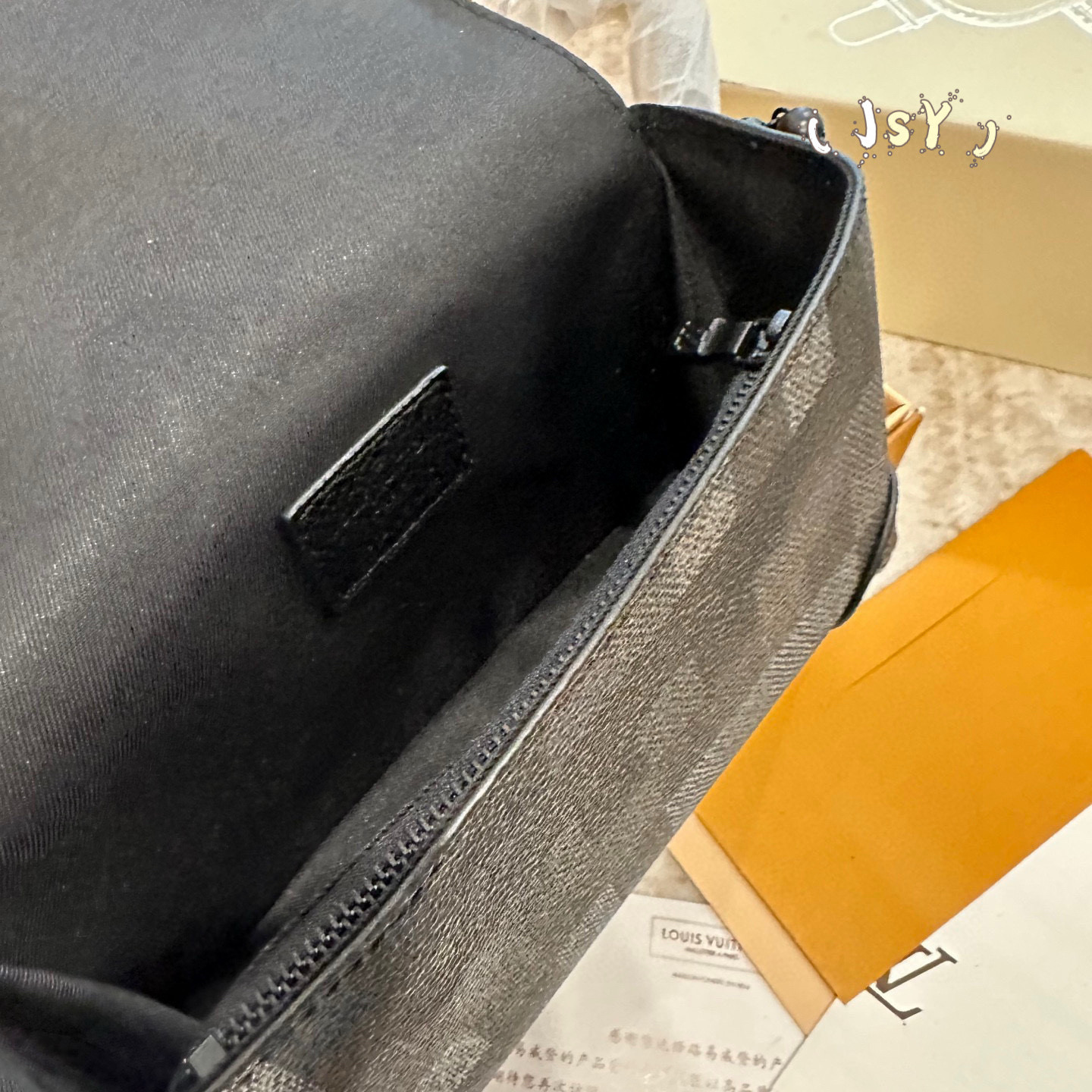 LV  68.66$  code 429-7590-R gallery