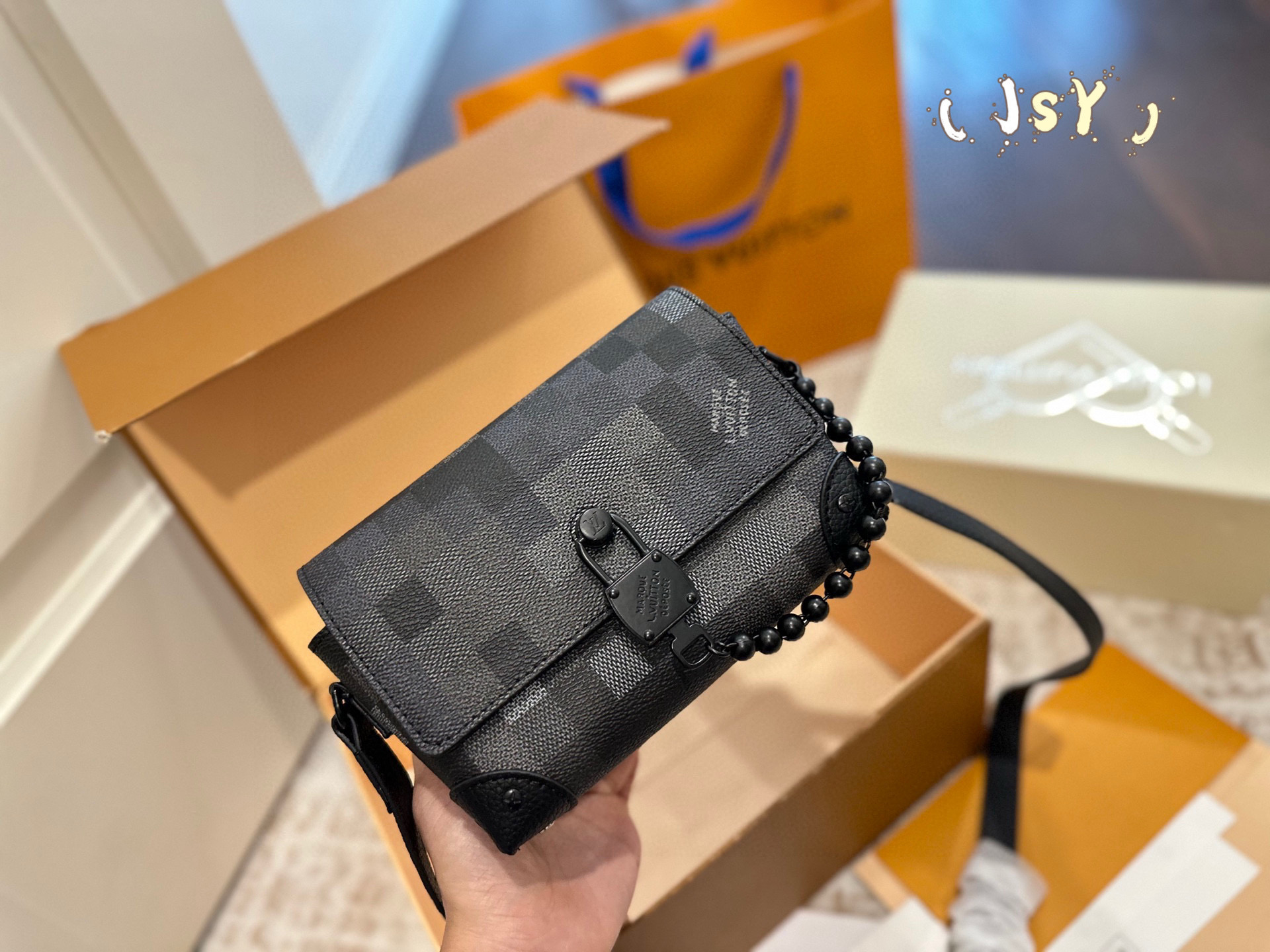 LV  68.66$  code 429-7590-R gallery