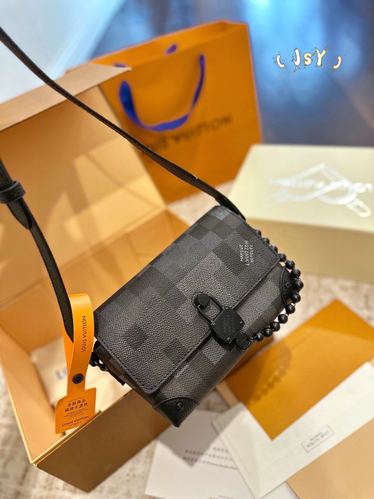 LV  68.66$  code 429-7590-R gallery