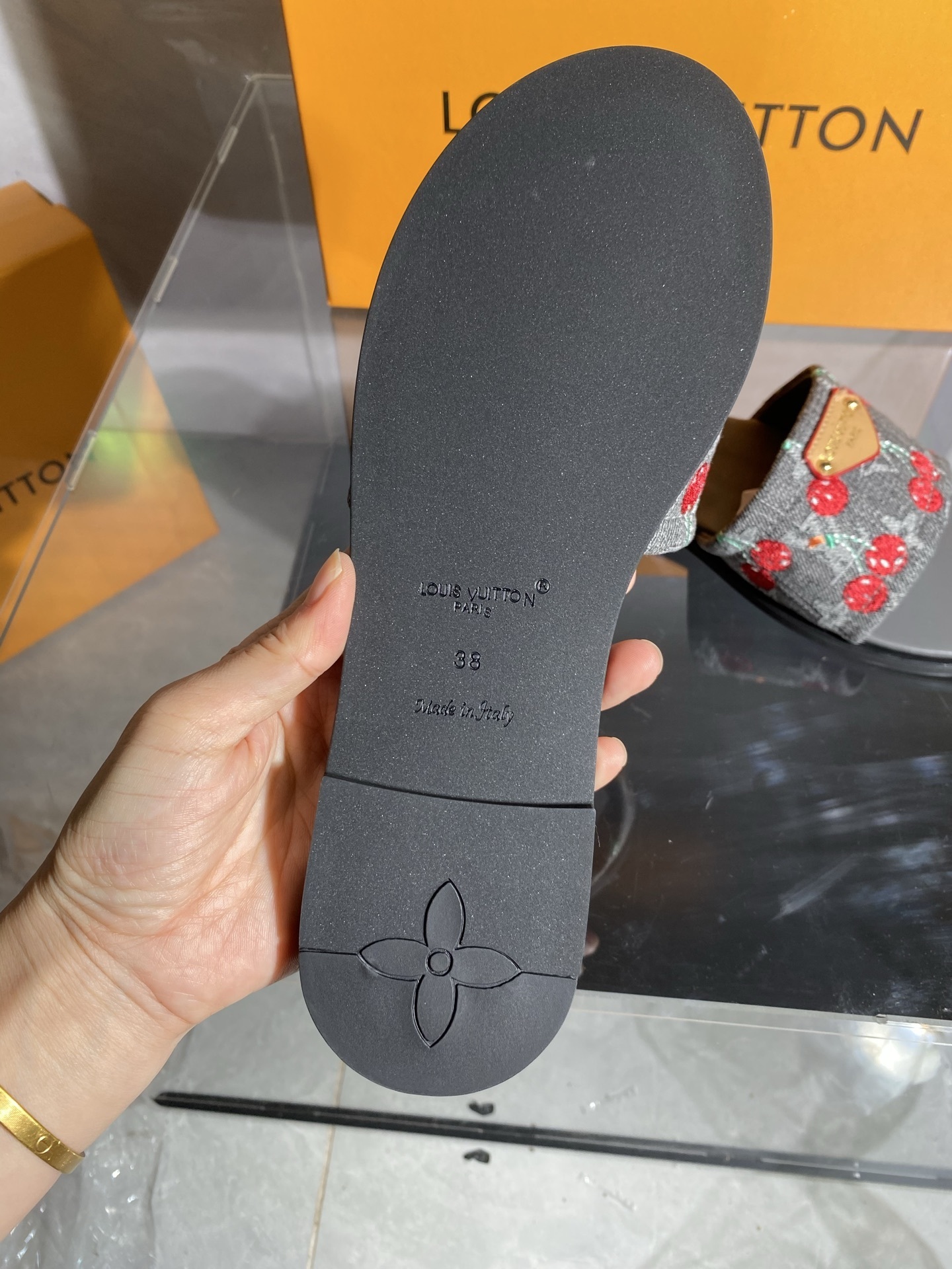 LV 39.99$  code 449-7657-R gallery