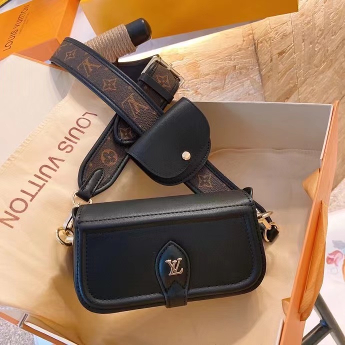 LV 47.71$-48.52$     code 472-7065-R gallery