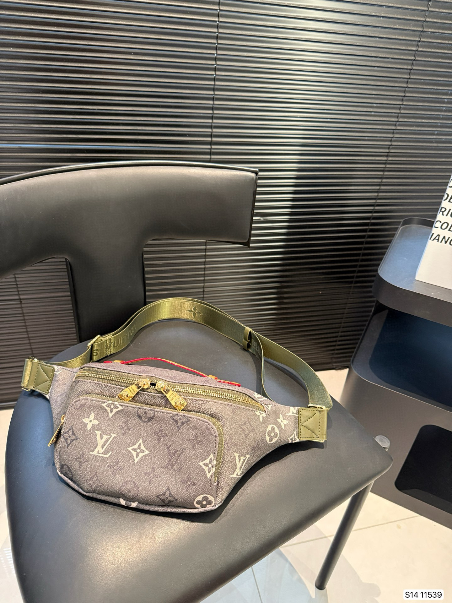 LV 54.99$  code 306-7596-R gallery