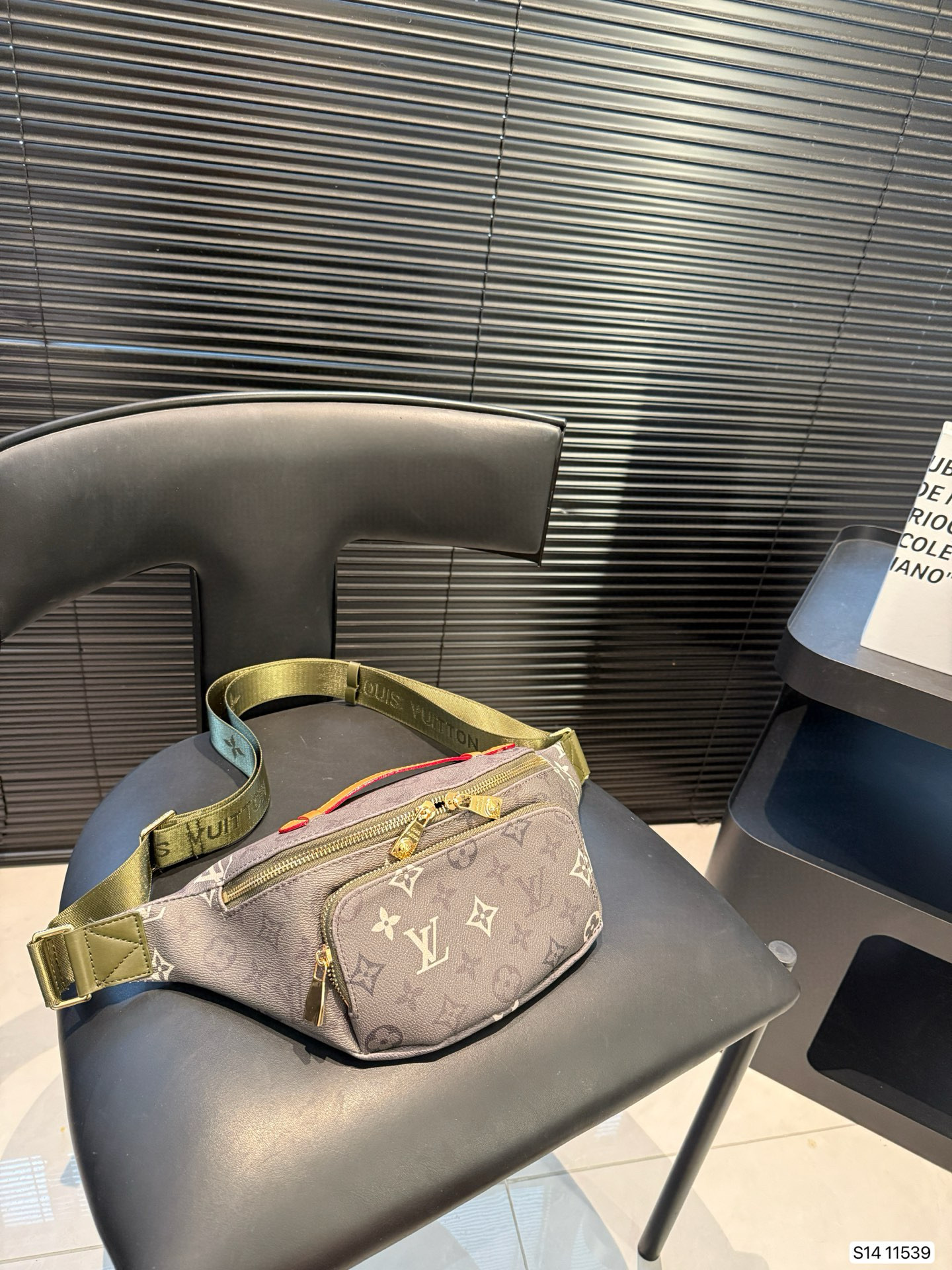 LV 54.99$  code 306-7596-R gallery