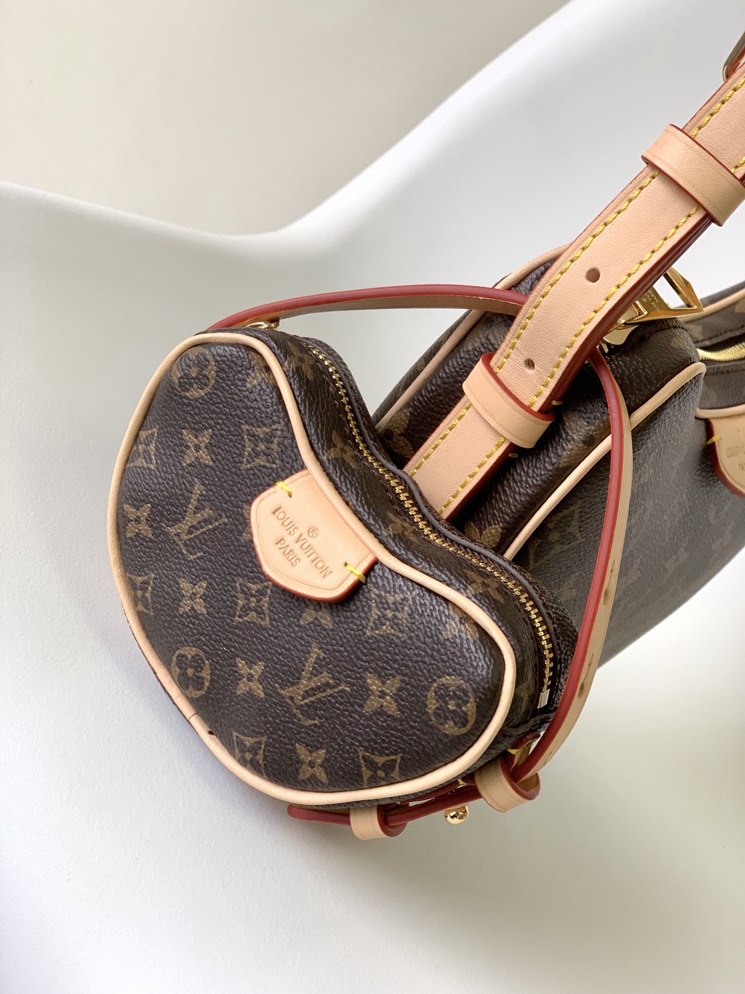 LV 65$  code 306-7494-R gallery
