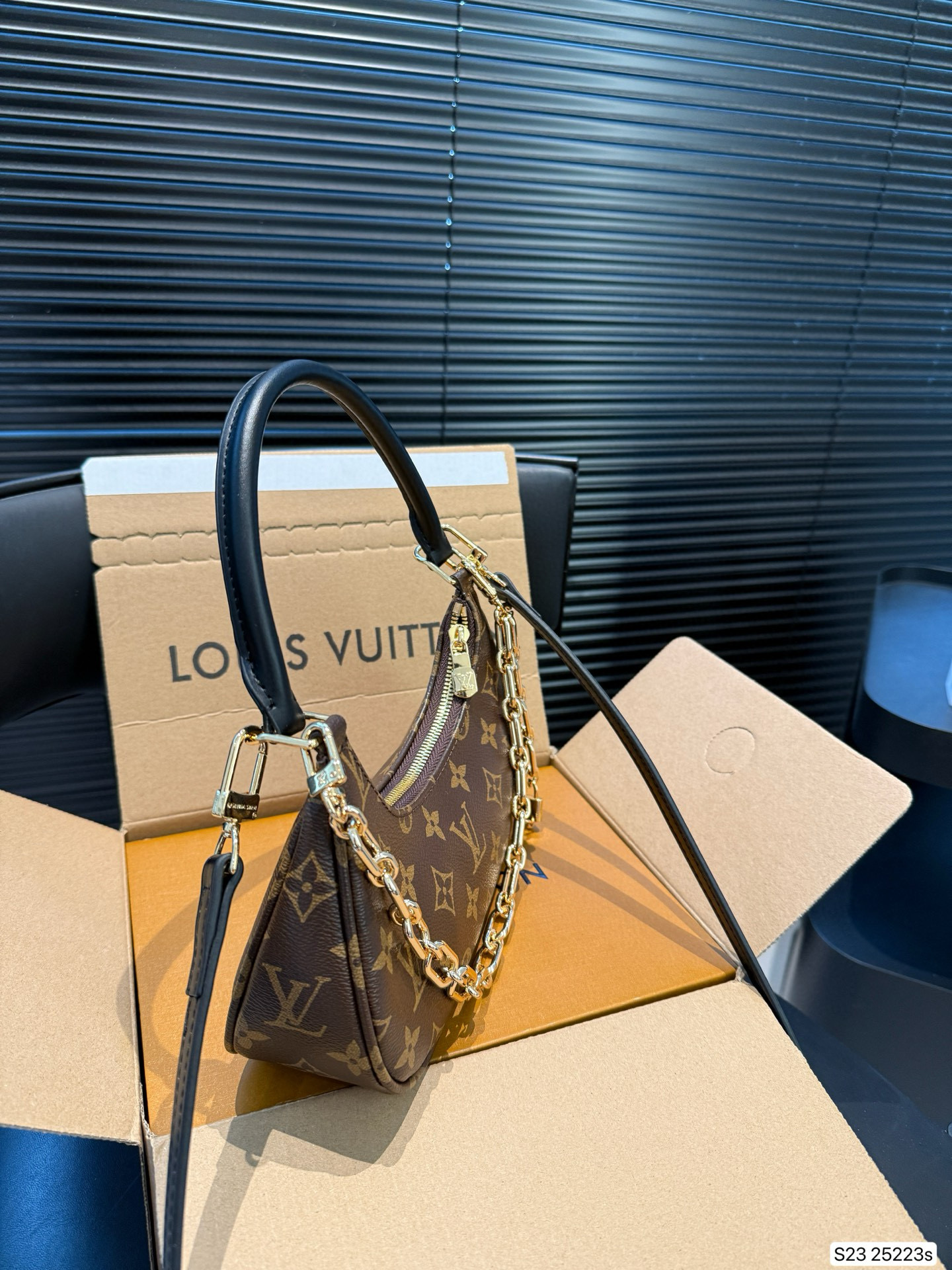 LV 69.99$  code 306-7598-R gallery