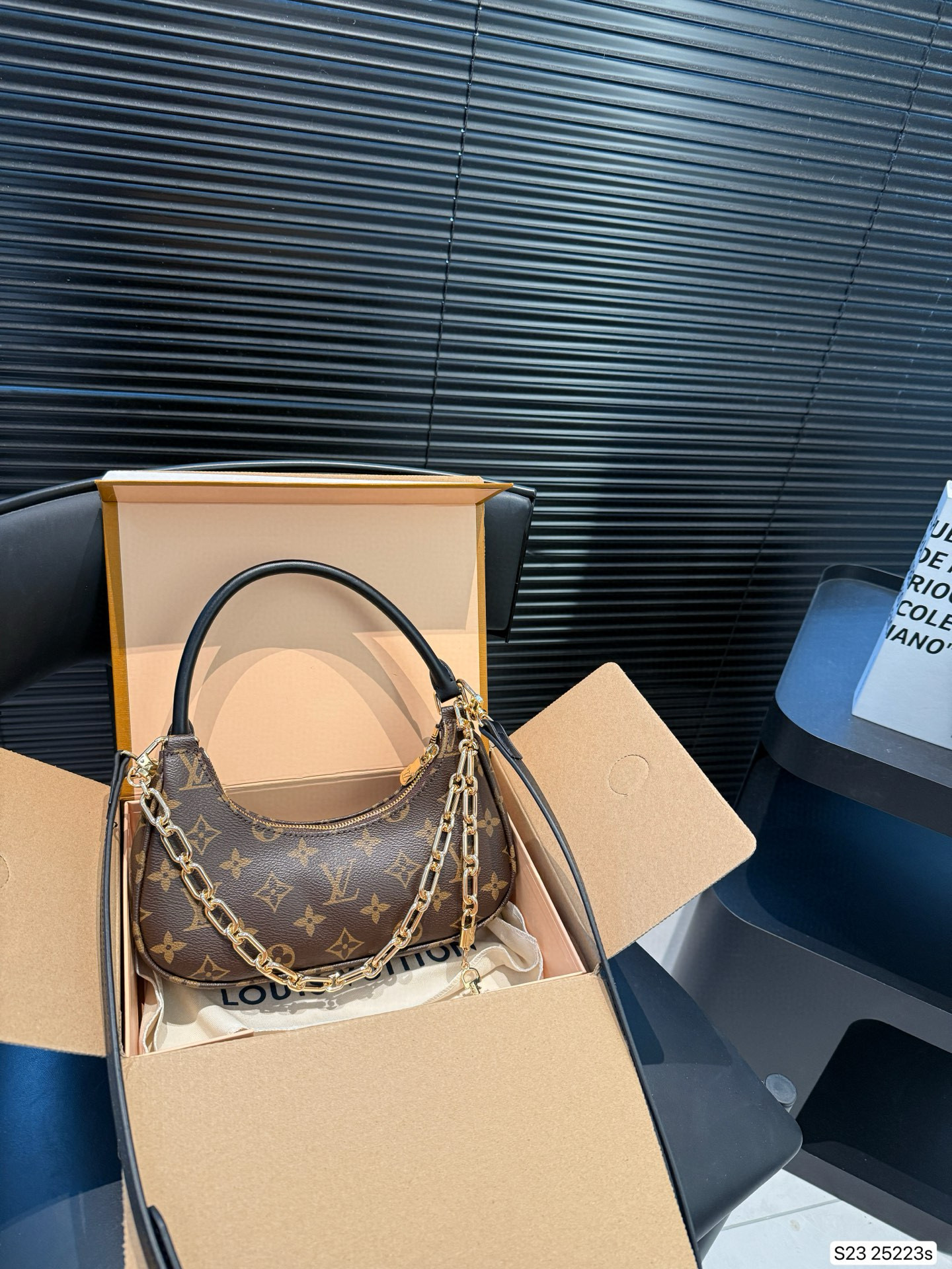 LV 69.99$  code 306-7598-R gallery