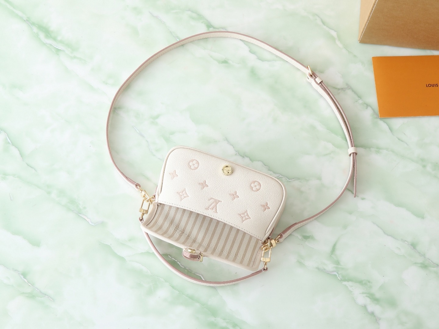 LV 84.99$  code 306-7490-R gallery