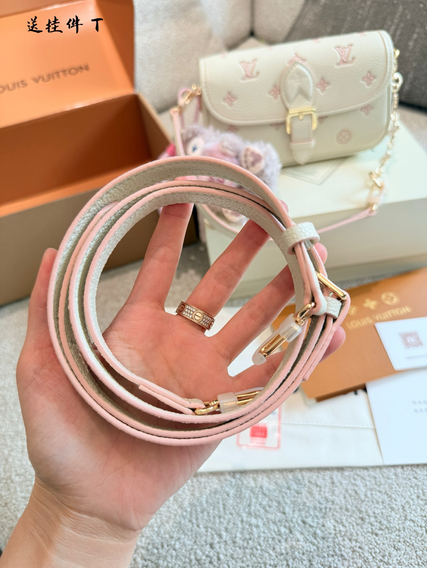 LV 84.99$  code 306-7490-R gallery