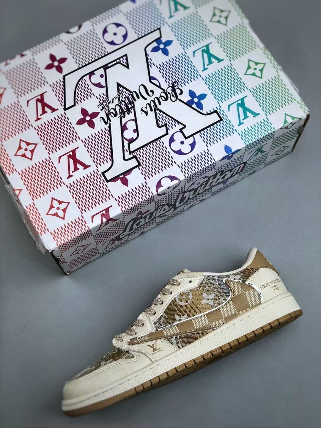 LV 96.01$     CODE 351-7653-R gallery