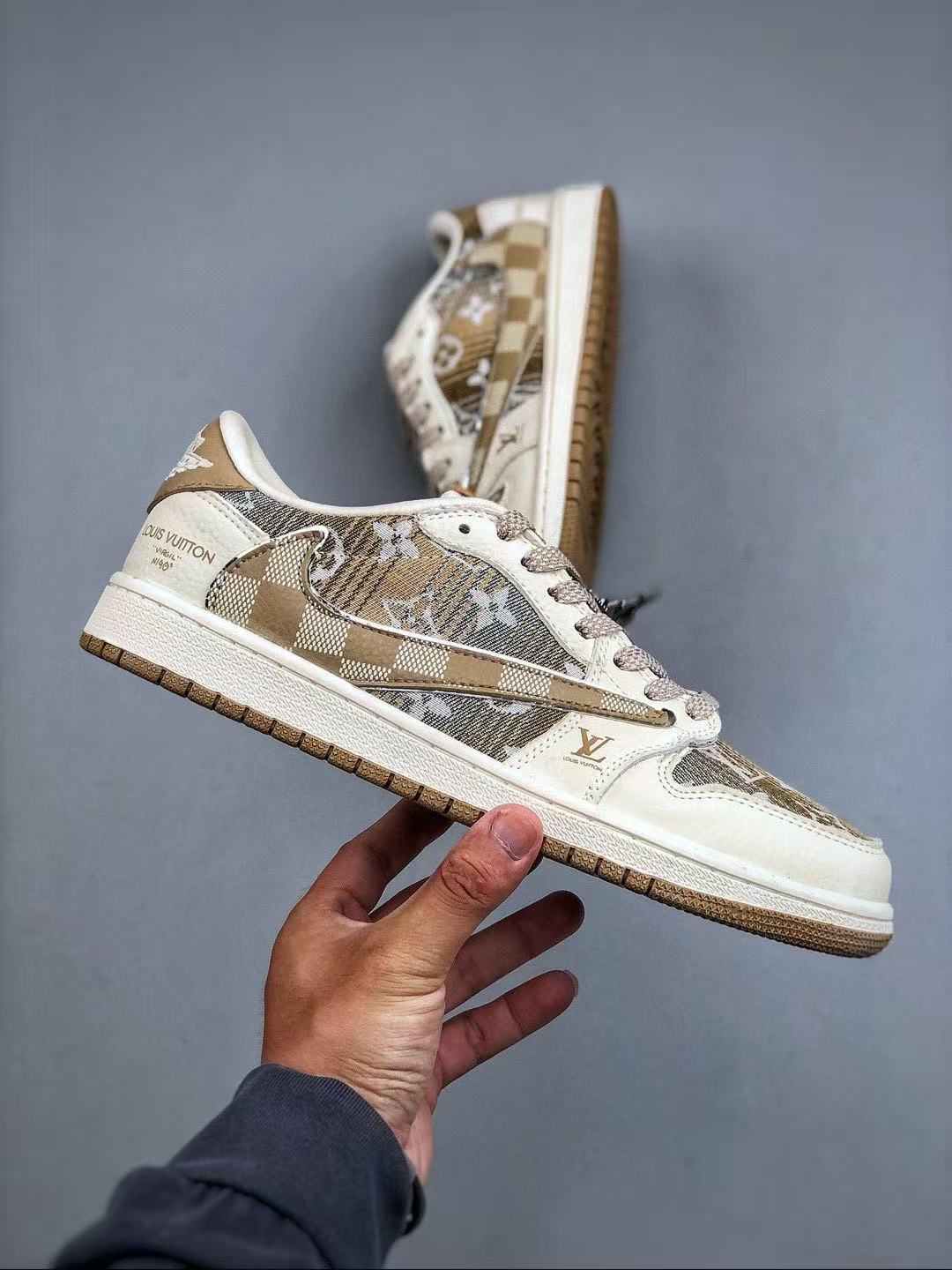 LV 96.01$     CODE 351-7653-R gallery