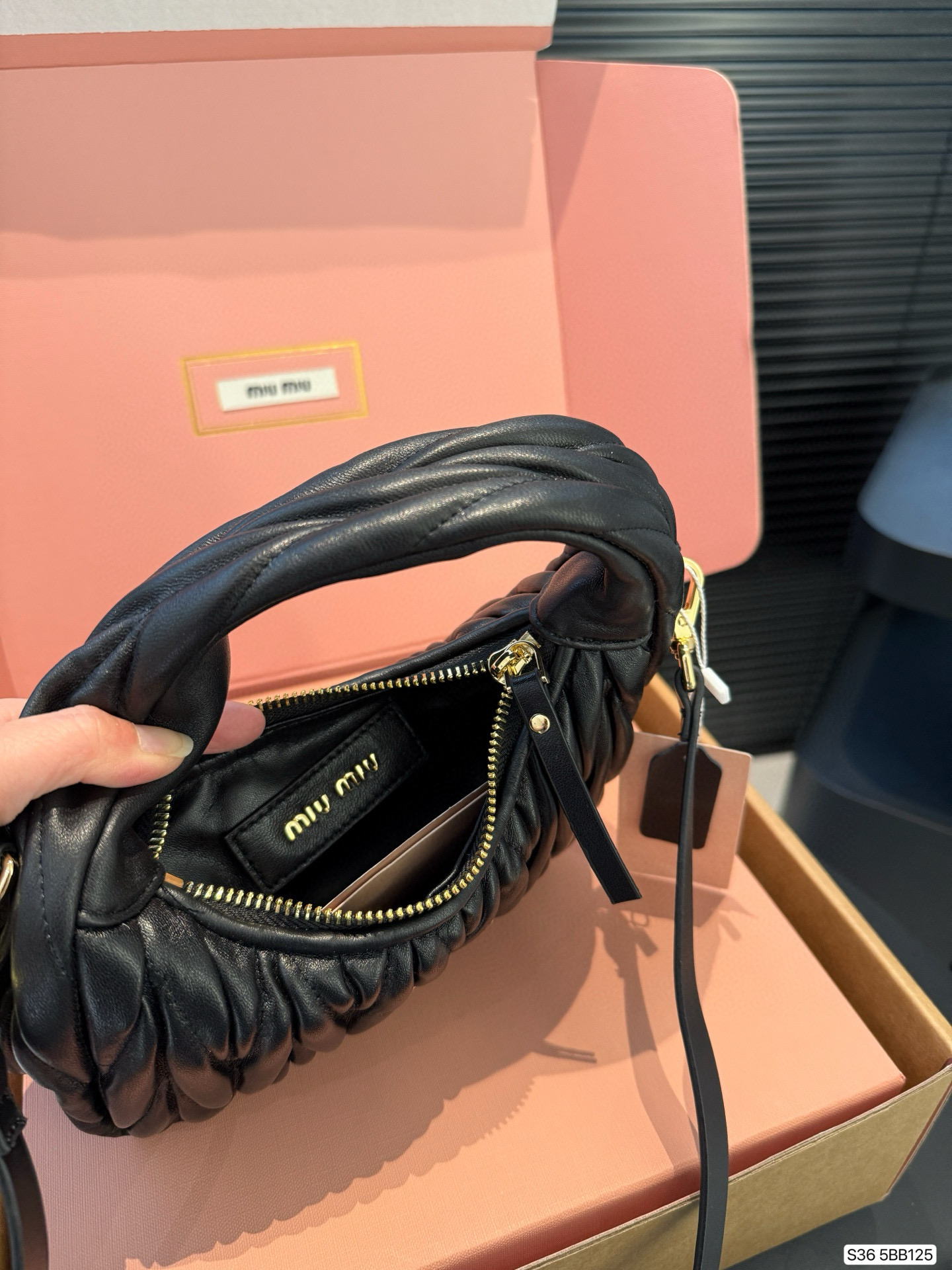 MIUMIU 77.56$   code 294-7458-R gallery