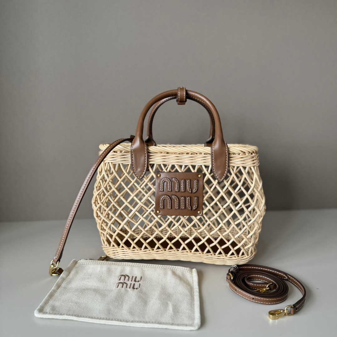 MIUMIU 89$ code 306-7479-R gallery