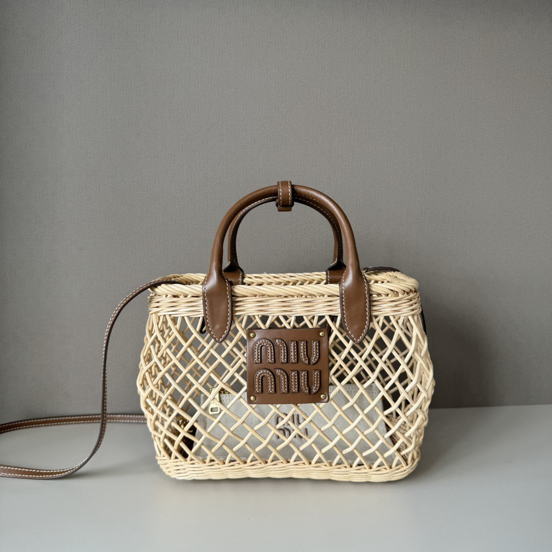 MIUMIU 89$ code 306-7479-R gallery