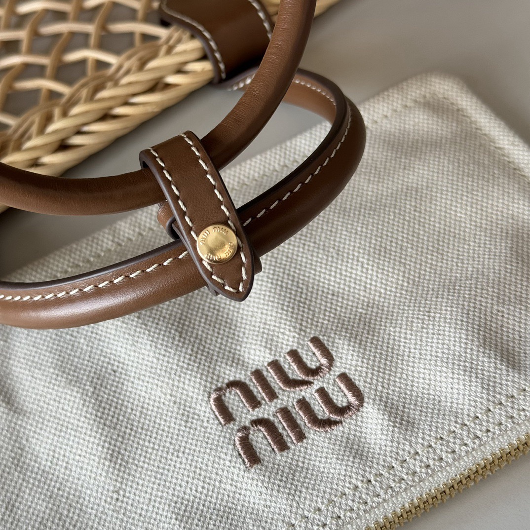 MIUMIU 89$ code 306-7479-R gallery