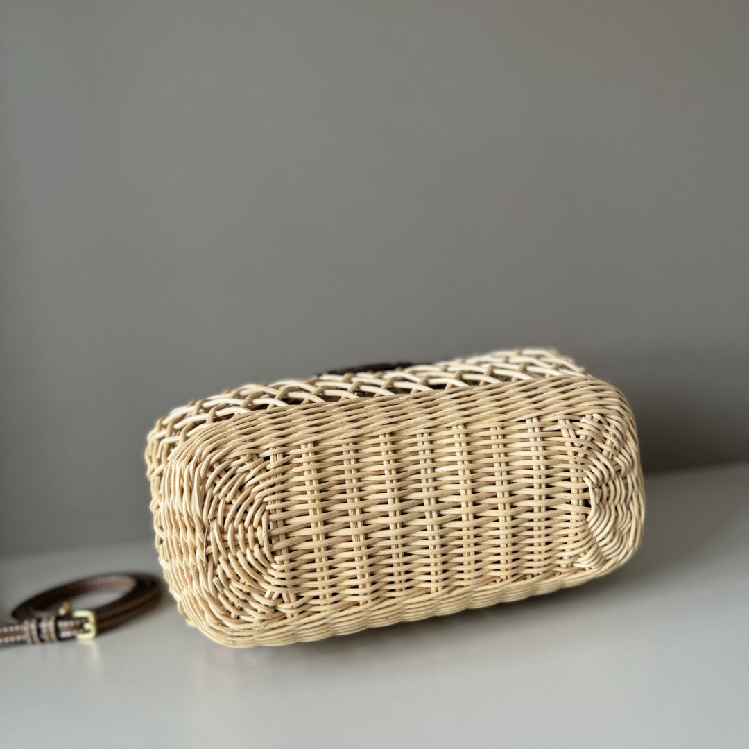 MIUMIU 89$ code 306-7479-R gallery
