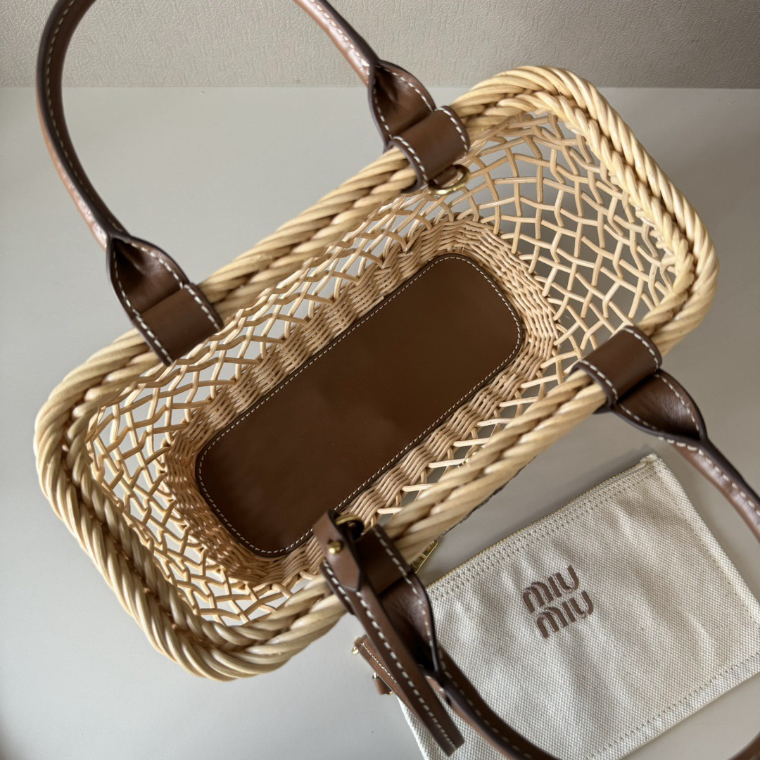 MIUMIU 89$ code 306-7479-R gallery