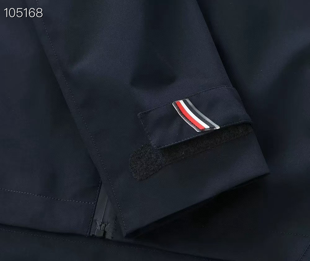 Moncler  65.66$  CODE 420-7624-R gallery