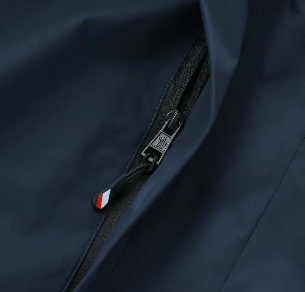 Moncler  65.66$  CODE 420-7626-R gallery