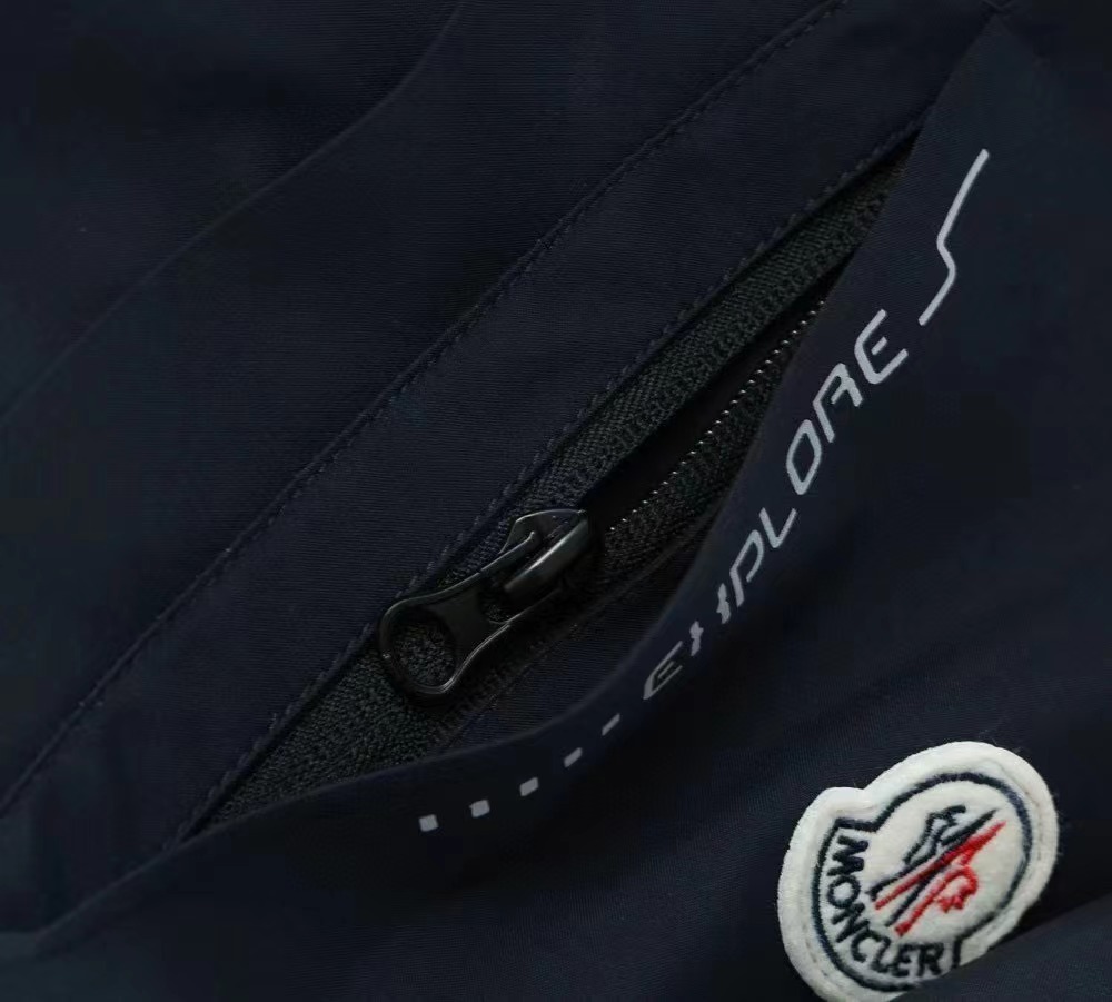 Moncler  65.66$  CODE 420-7627-R gallery